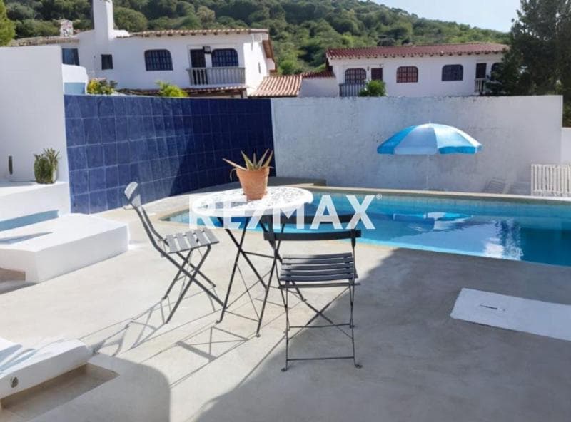 BELLO TOWN HOUSE CON PISCINA LISTO PARA HABITAR