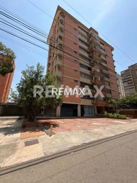 Apartamento en edificio patanemo