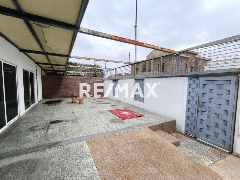 ESPACIOSA Y CON GRAN POTENCIAL CASA EN VENTA, COSTA AZUL, ISLA DE MARGARITA